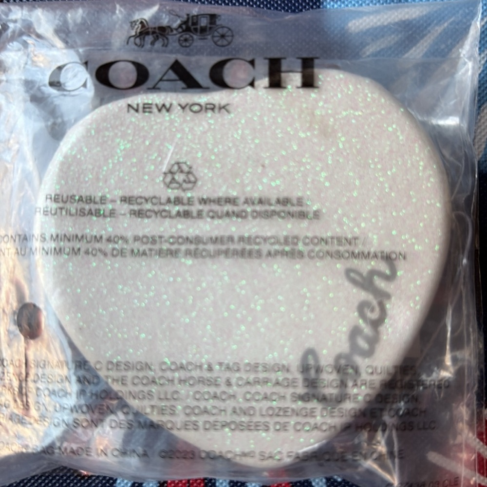 🪞🤍🪞Coach Glittery White Heart Compact Mirror 🪞🤍🪞 NWT 🪞🤍🪞 - Picture 10 of 16
